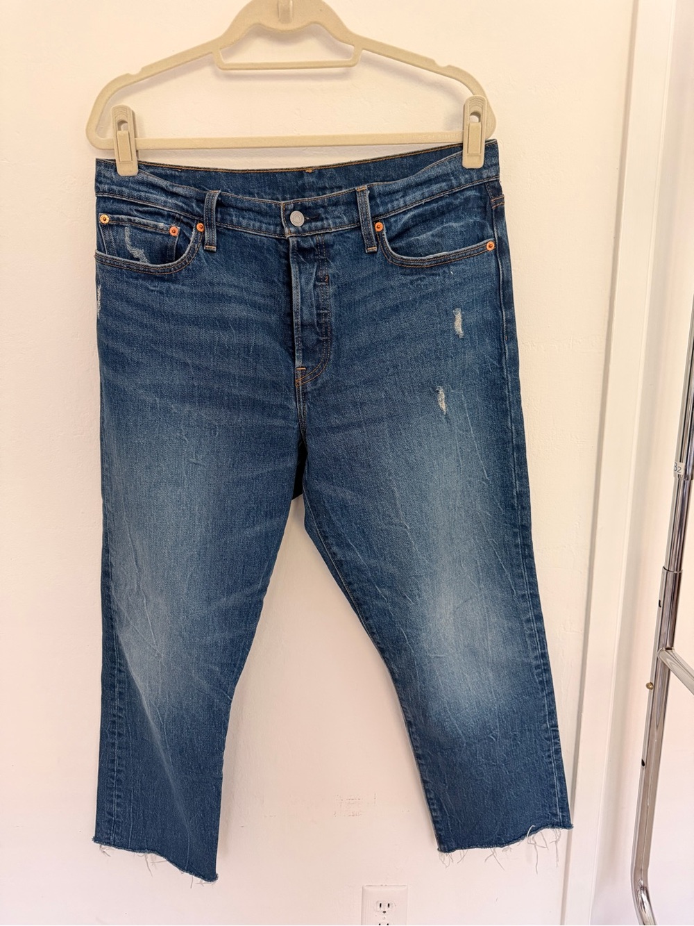 Levi's Women's Straight Leg Blue Cropped Jeans
